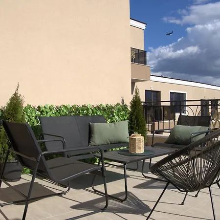 Panorama View Free Parking