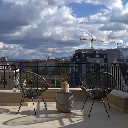Panorama View Free Parking Apartment